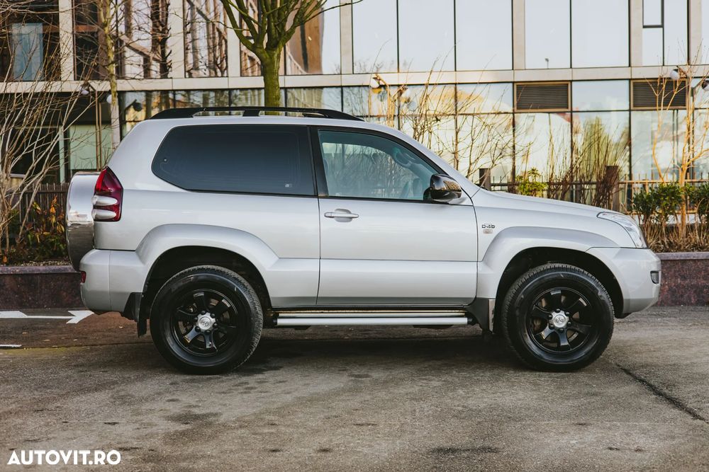 Toyota Land Cruiser - 3