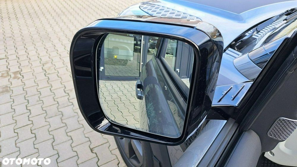 Land Rover Defender - 14