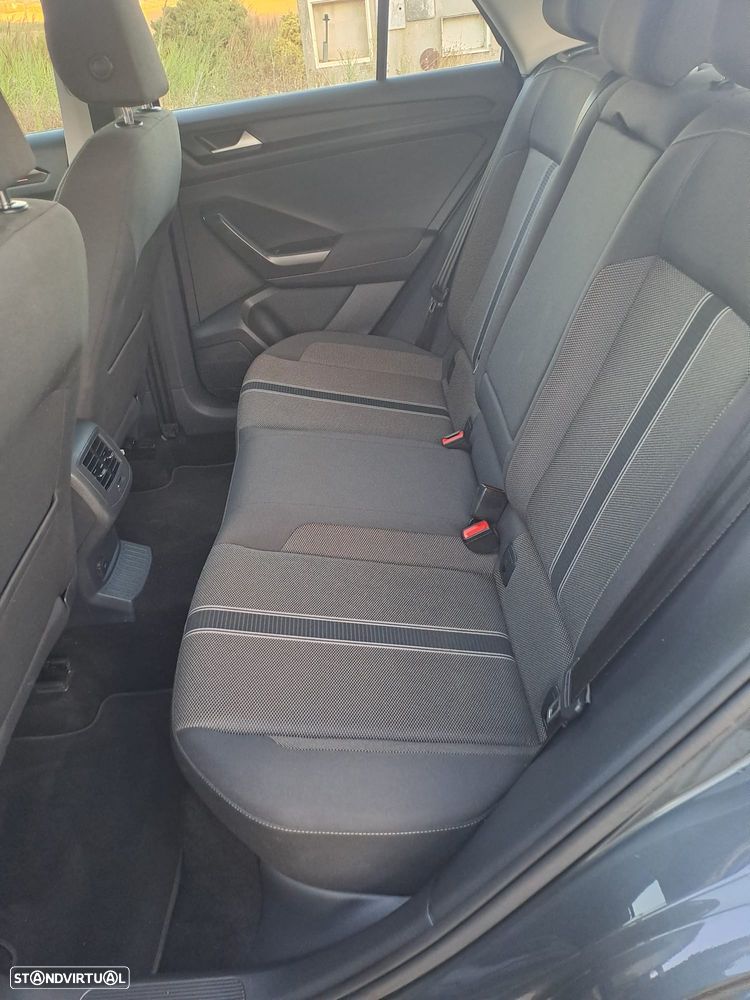Volkswagen T-Roc 1.5 TSI Style — fotografia 20