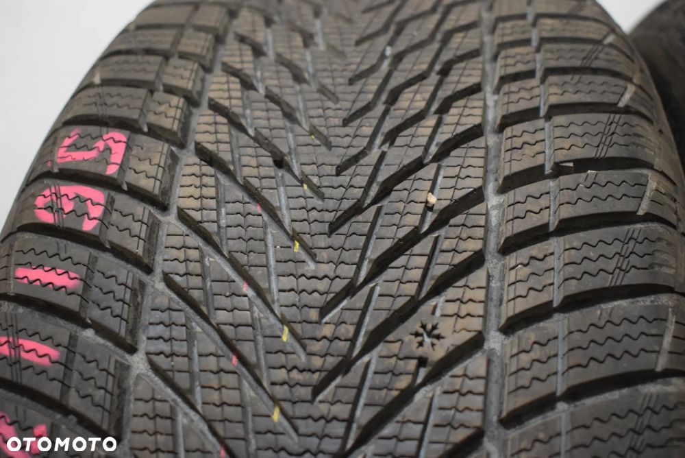 R19 235/40 Goodyear UltraGrip Performance 3 2025r - 2