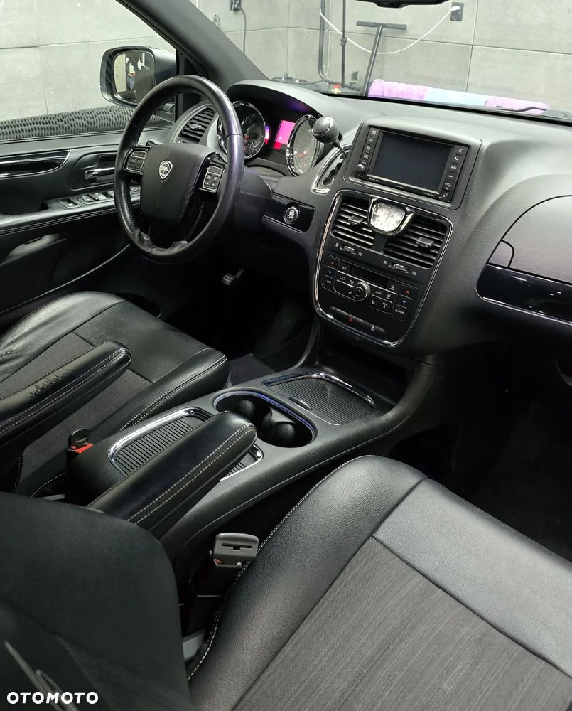 Lancia Voyager 2.8 Multijet 16v S - 7