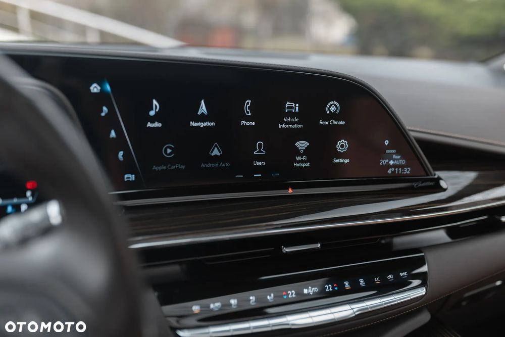 Cadillac Escalade - 24