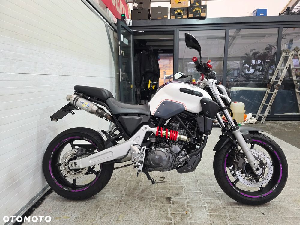Yamaha MT - 4