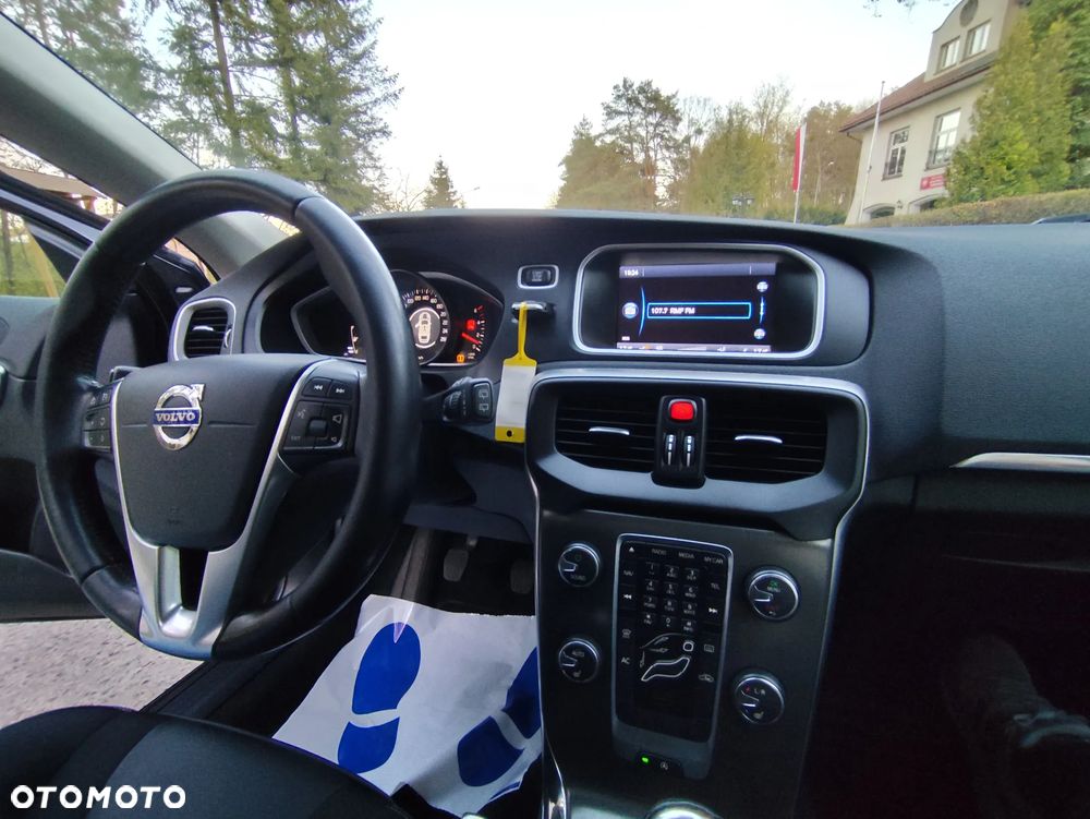 Volvo V40 D2 - 32