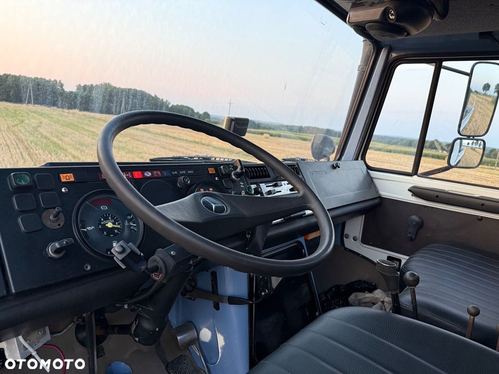 Mercedes-Benz Unimog 424 - 21