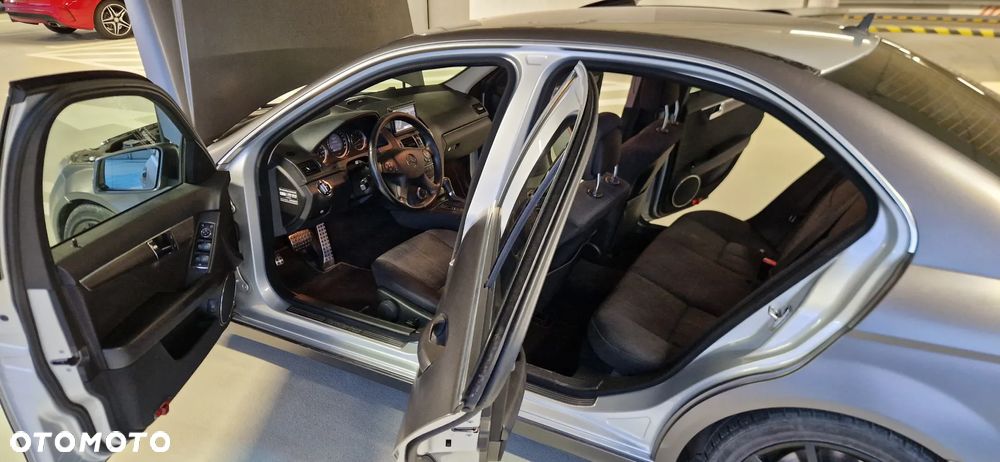 Mercedes-Benz Klasa C 320 CDI 7G-TRONIC Avantgarde DPF Sport Edition - 12