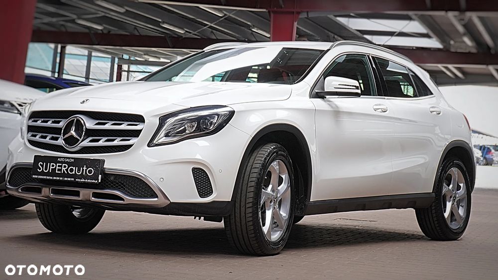 Mercedes-Benz GLA 200 7G-DCT - 7
