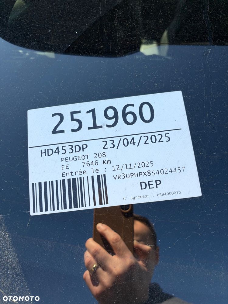 Peugeot 208 1.2 mHEV GT - 9