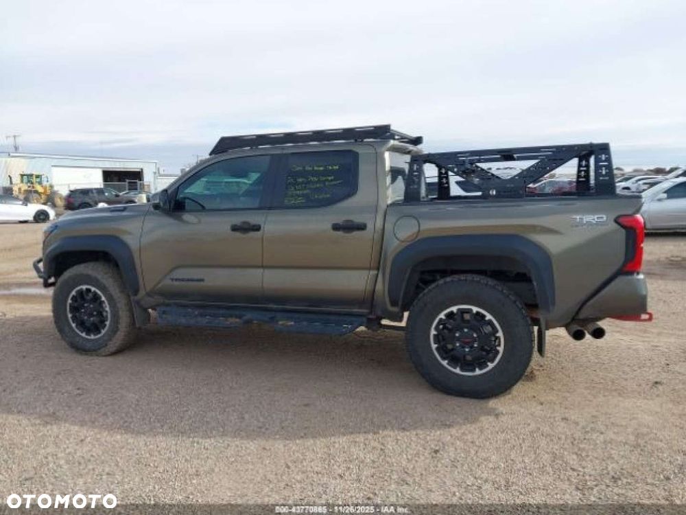 Toyota Tacoma - 7