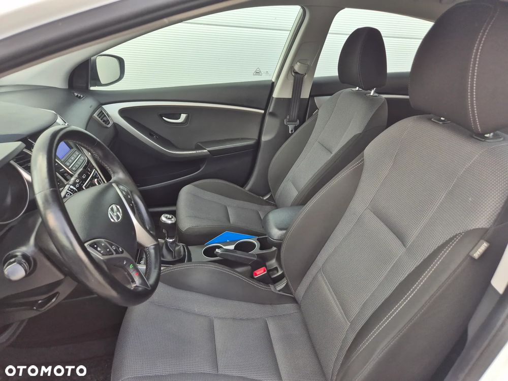 Hyundai i30 1.4 Passion - 17