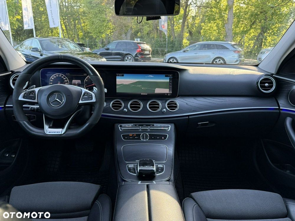 Mercedes-Benz Klasa E 400 4-Matic 9G-TRONIC - 20
