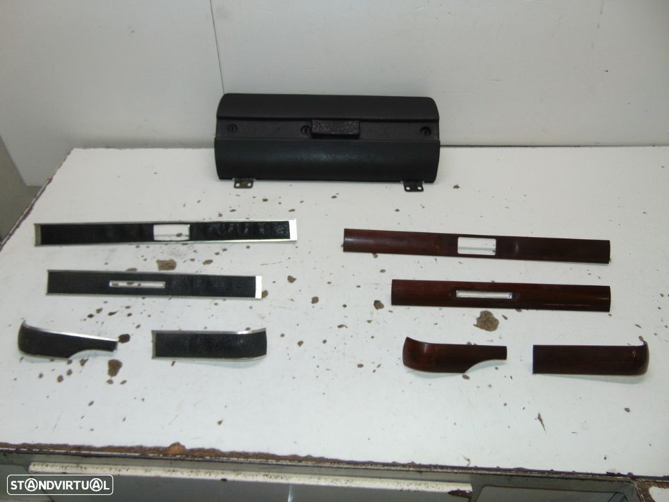 Mercedes w123 tampa de porta luvas e frisos do tablier - 1