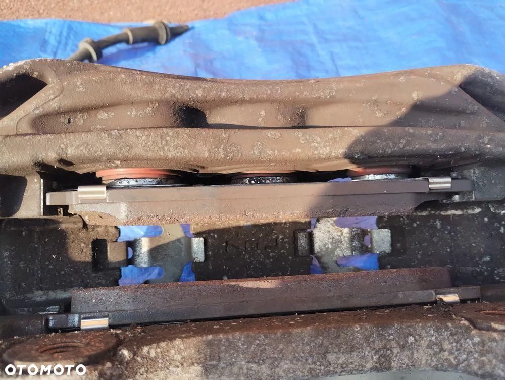 AUDI Q7 4M PRAWY LEWY PRZÓD ZACISK HAMULCOWY 4M0615105BB 4M0615106BB - 6