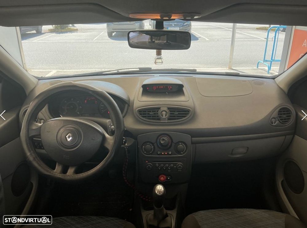 Renault Clio - 8