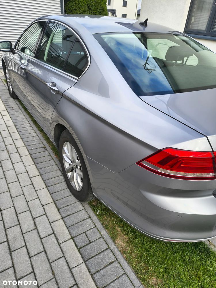 Volkswagen Passat - 8