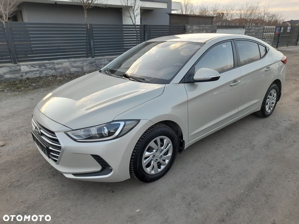 Hyundai Elantra 1.6 Classic Plus - 2