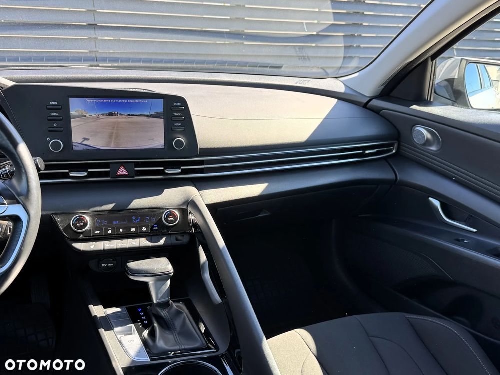 Hyundai Elantra 1.6 Smart CVT - 13