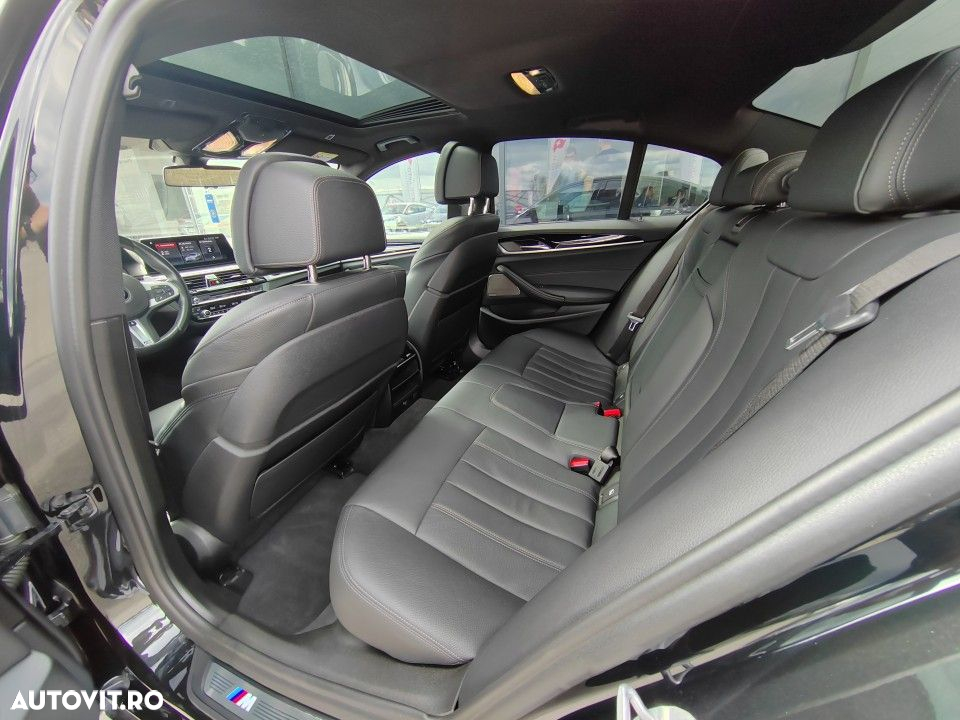 BMW Seria 5 530d xDrive AT - 15