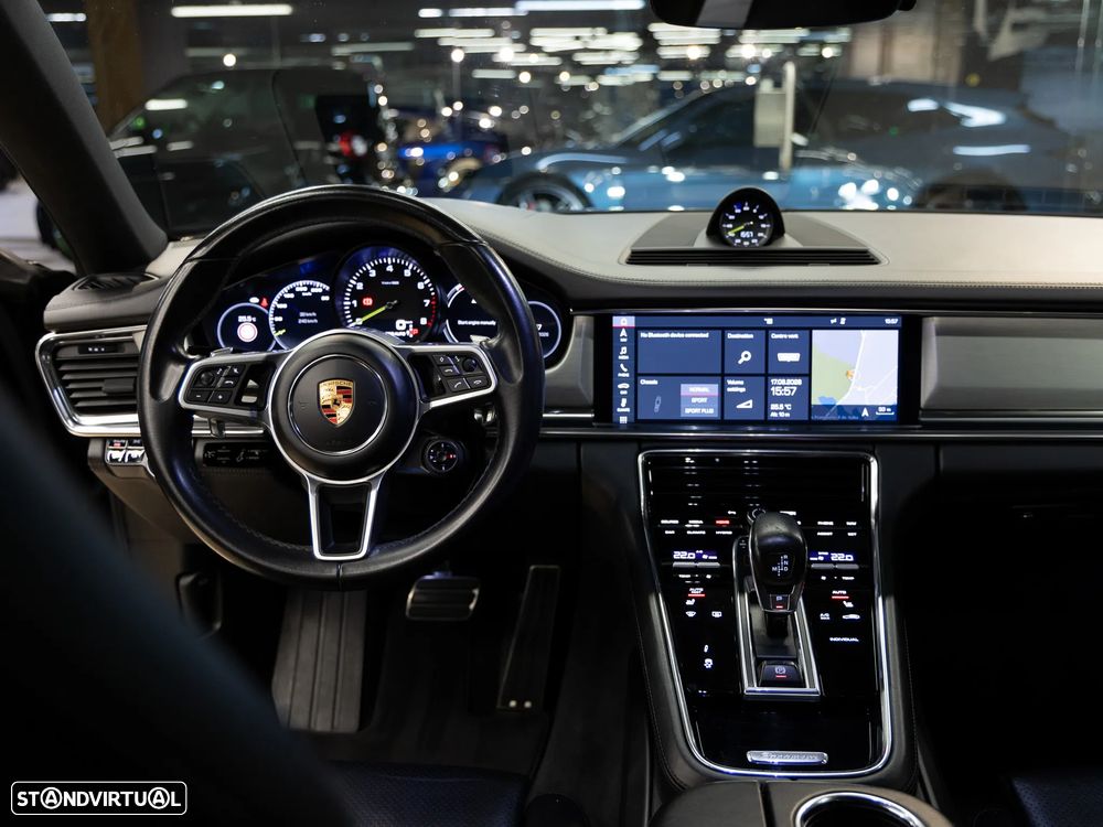 Porsche Panamera 4 E-Hybrid 10 Years Edition - 4