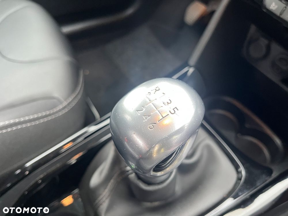 Peugeot 2008 - 15