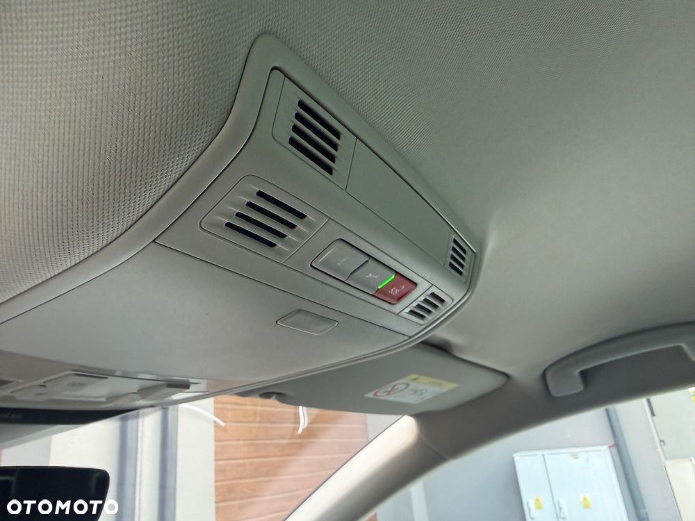 Volkswagen Passat - 28
