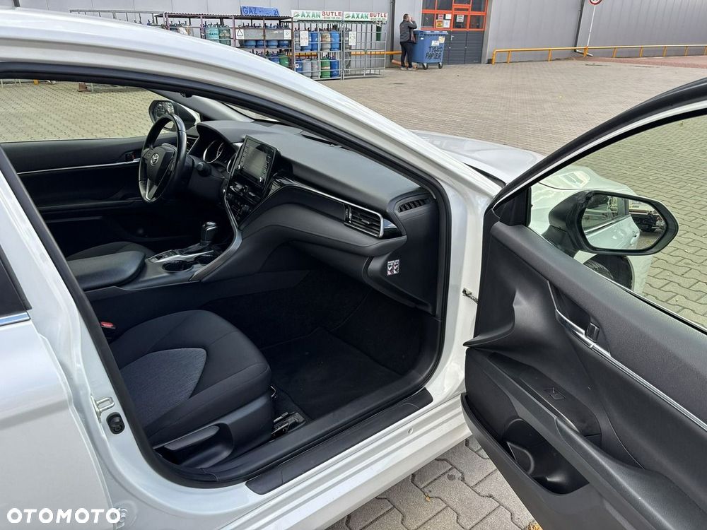 Toyota Camry 2.5 Hybrid Comfort CVT - 16