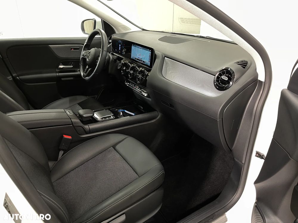 Mercedes-Benz GLA - 10