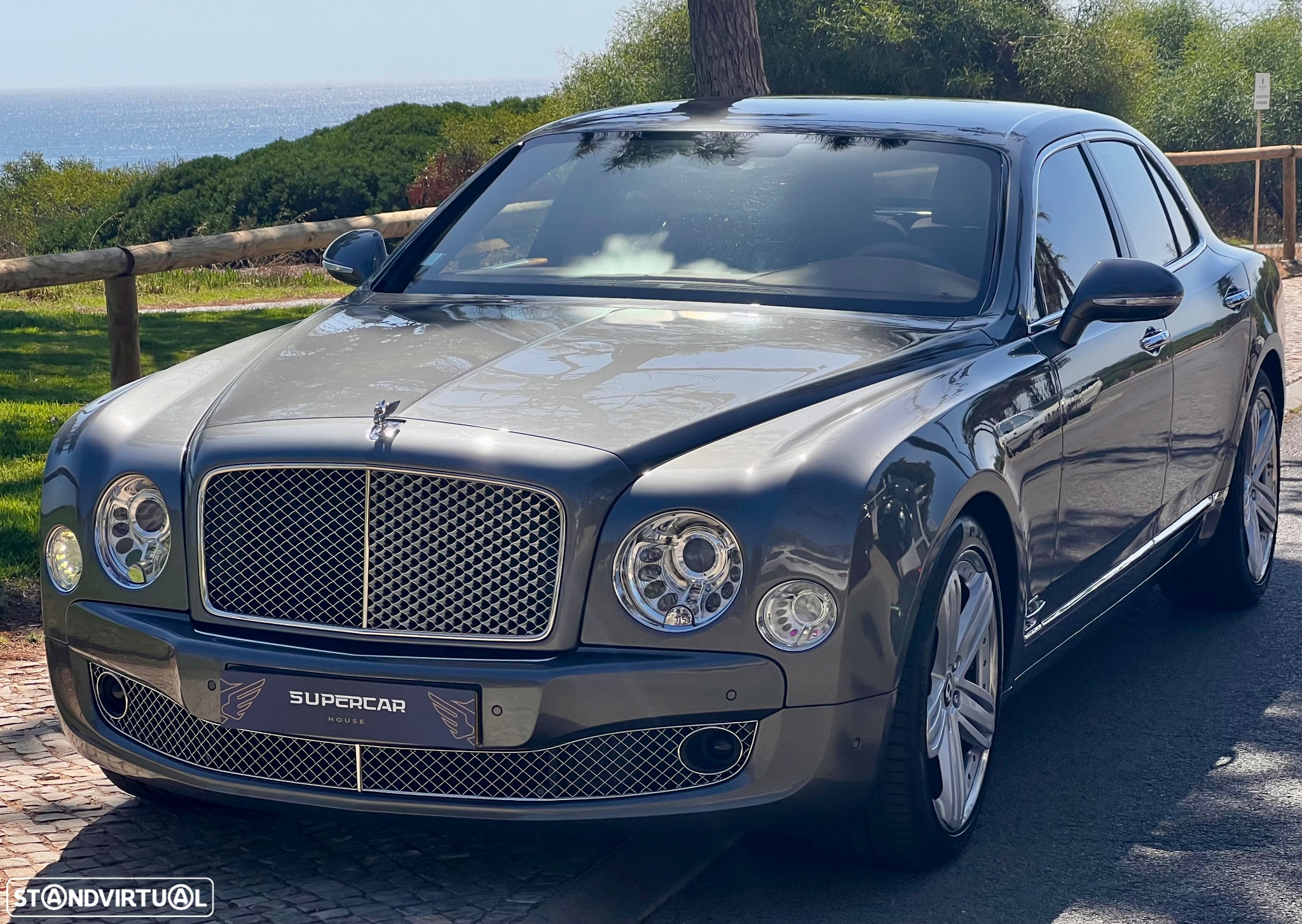 Bentley Mulsanne Standard - 12