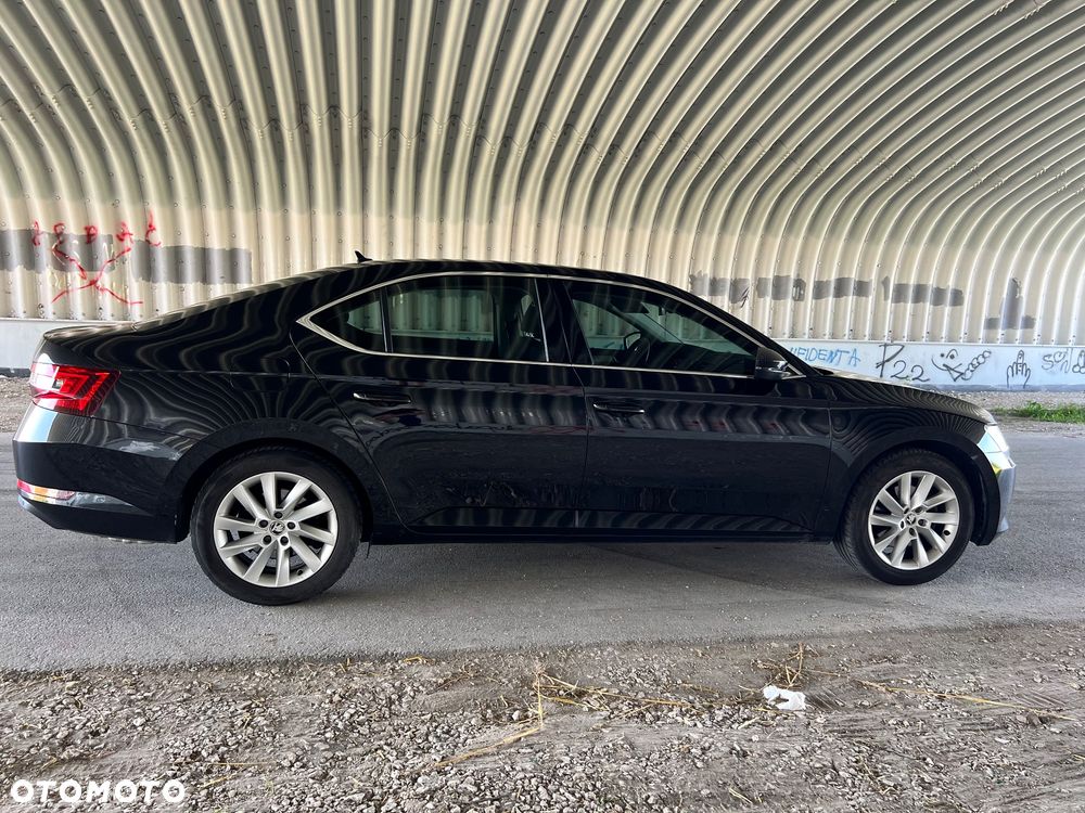 Skoda Superb 2.0 TSI Active DSG - 8