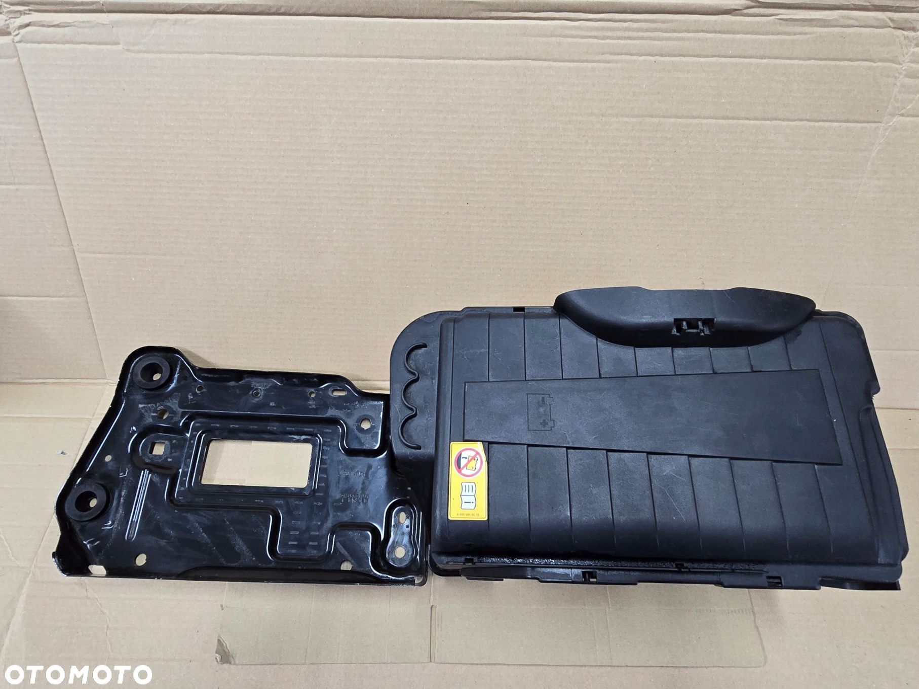 OBUDOWA AKUMULATORA A2465410205 A2466200018 MERCEDES B KLASA W246 - 1