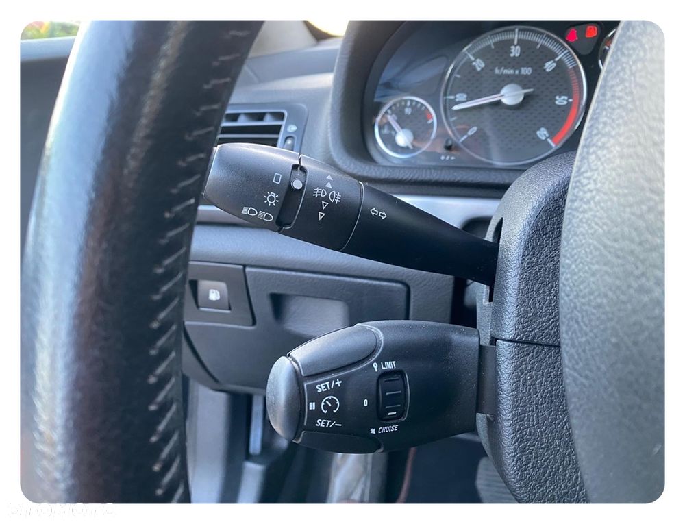 Peugeot 407 2.7HDi V6 Sport - 30