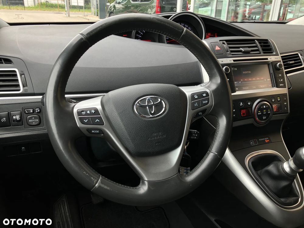 Toyota Verso 1.8 Premium - 20