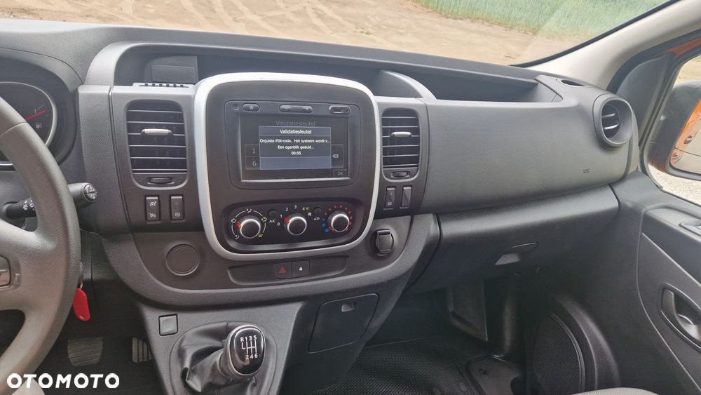Renault Trafic doka 5 osób L2H1 - 15
