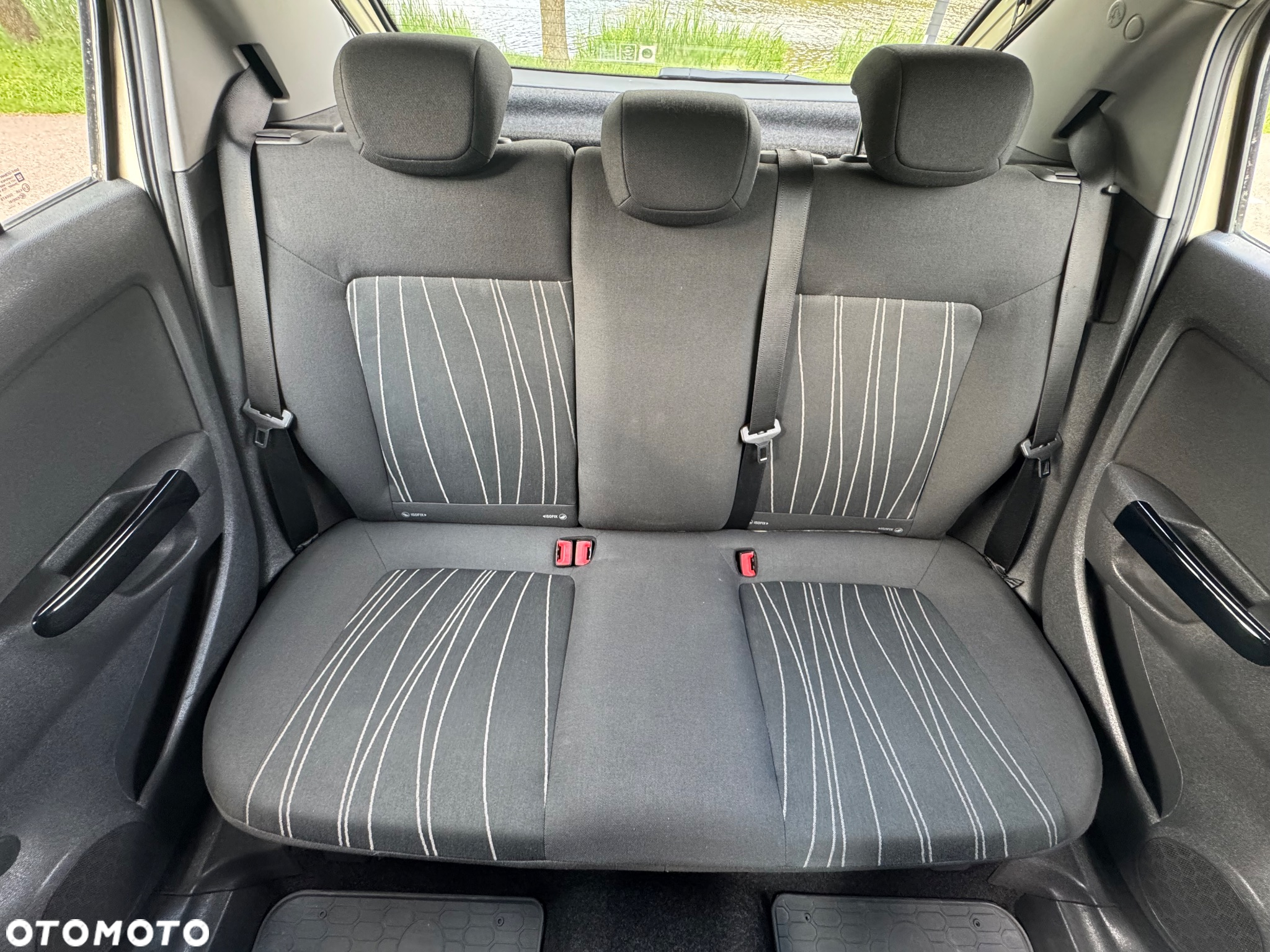 Opel Corsa 1.2 16V Essentia - 10