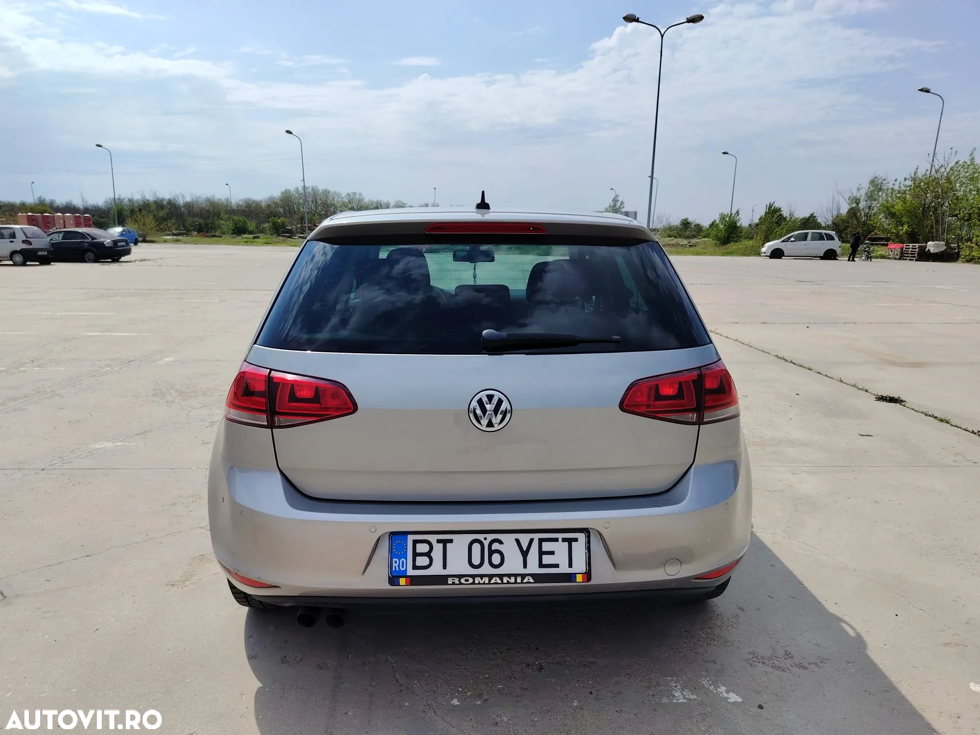 Volkswagen Golf 2.0 TDI DPF BMT Comfortline - 3
