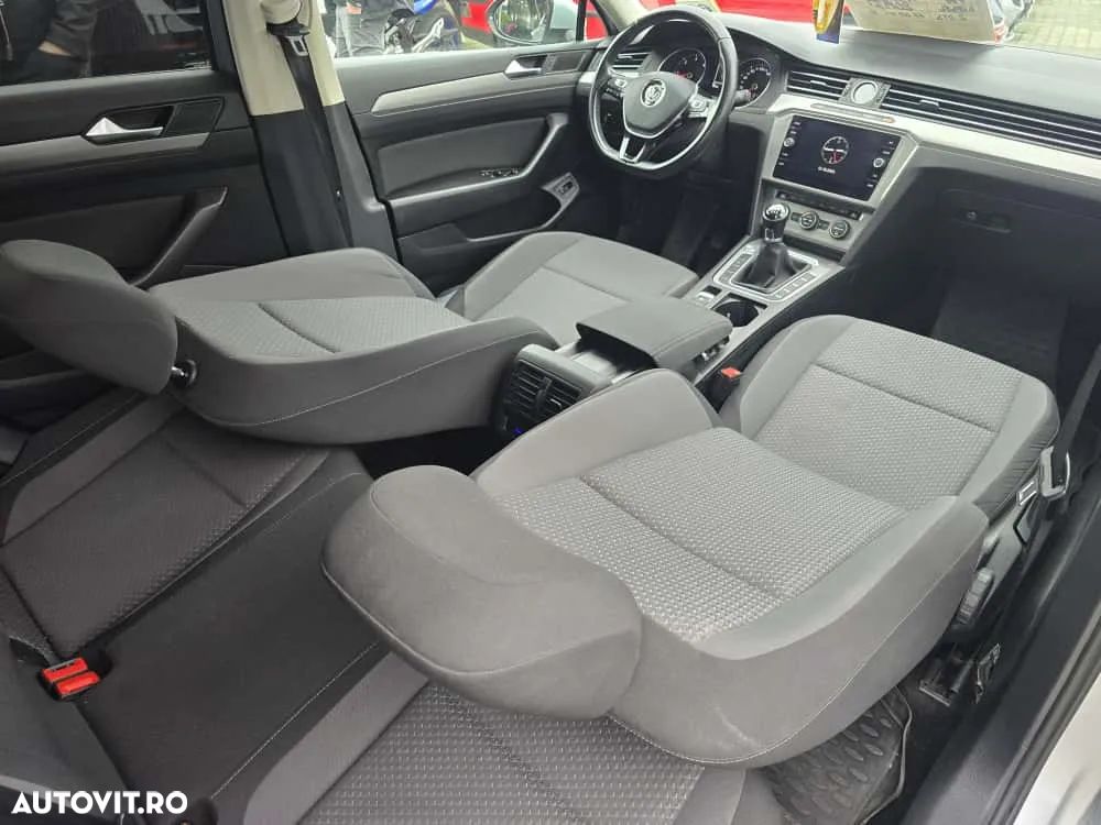 Volkswagen Passat 2.0 TDI (BlueMotion Technology) Highline - 9