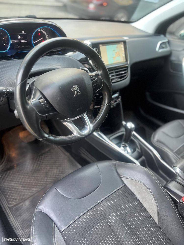 Peugeot 2008 1.6 e-HDi Allure 2-Tronic - 15