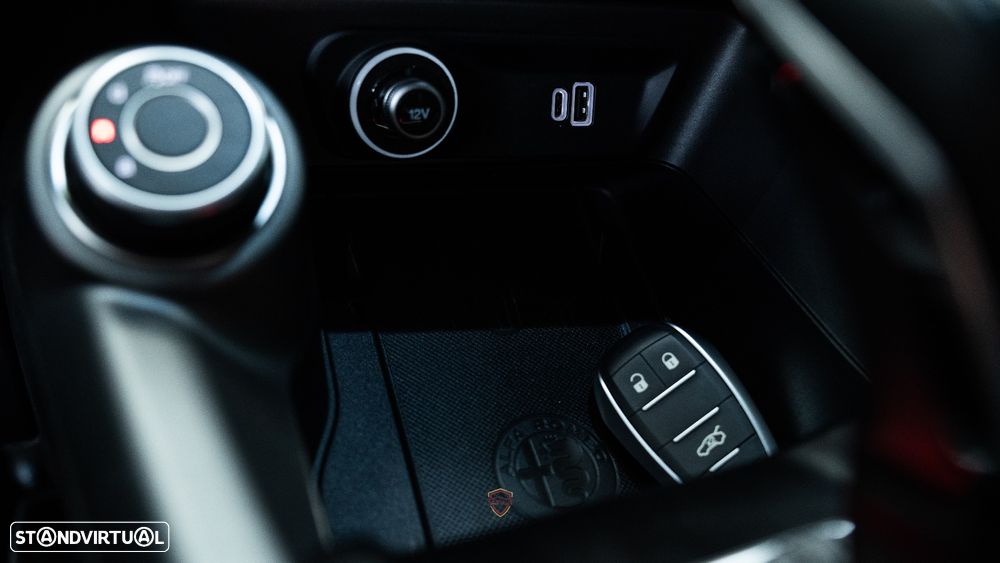 Alfa Romeo Tonale 1.5 Hybrid Edizione Speciale - 36