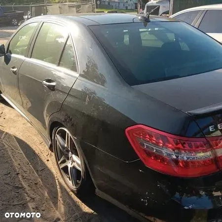 Mercedes-Benz Klasa E 63 AMG - 13