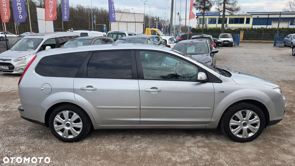 Ford Focus 1.6 Ghia - 5
