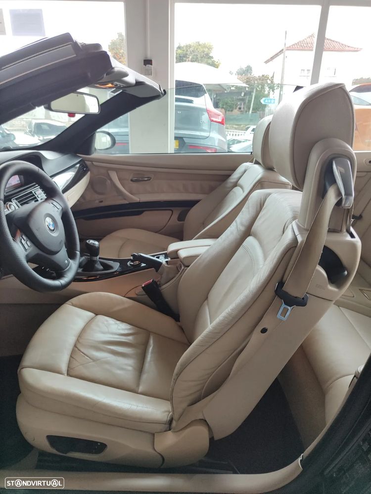 BMW 320 i M Sport Edition - 13