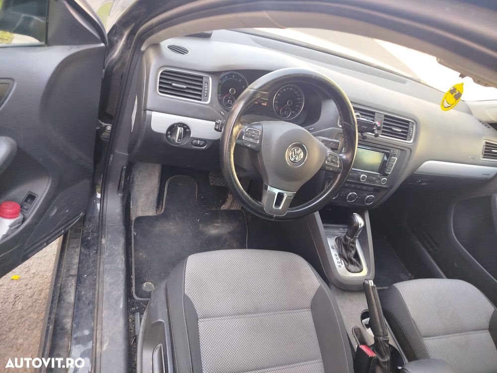 Volkswagen Jetta 1.4 DSG Highline - 14
