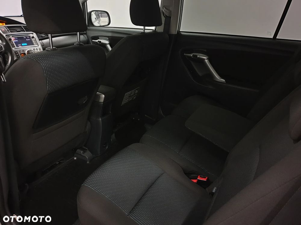 Toyota Verso 2.0 D-4D Premium - 19