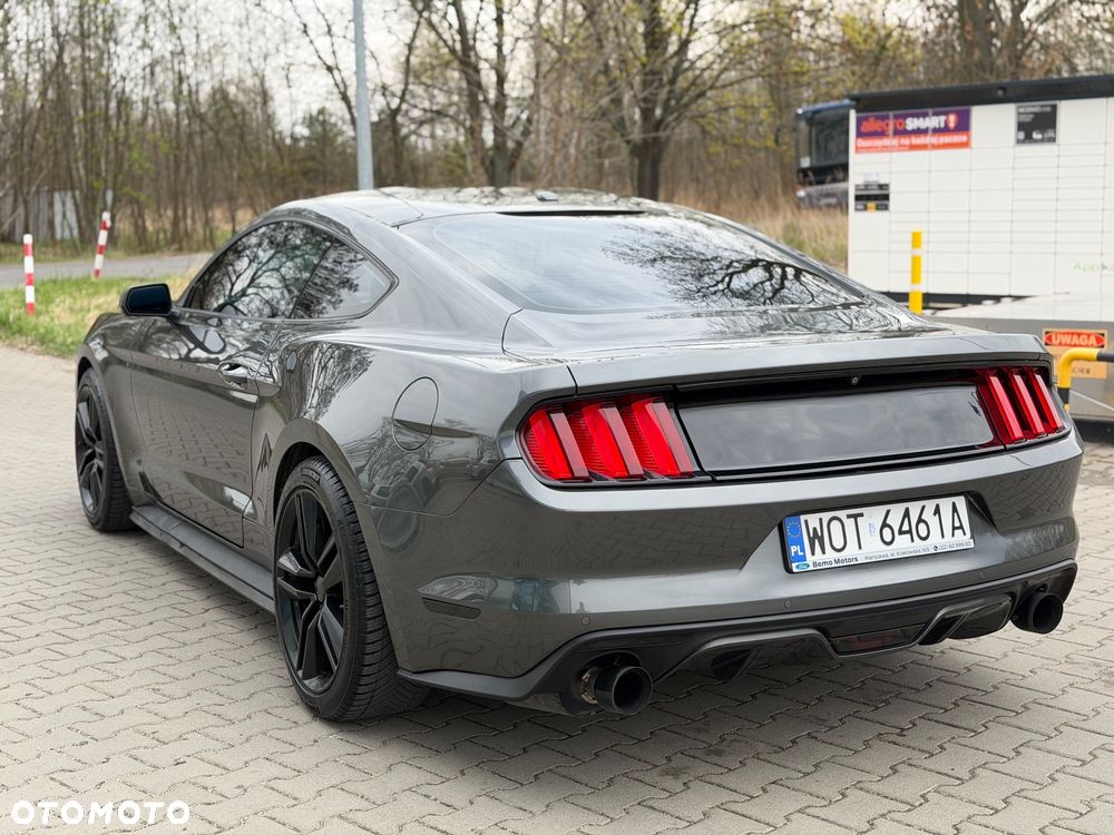 Ford Mustang - 6
