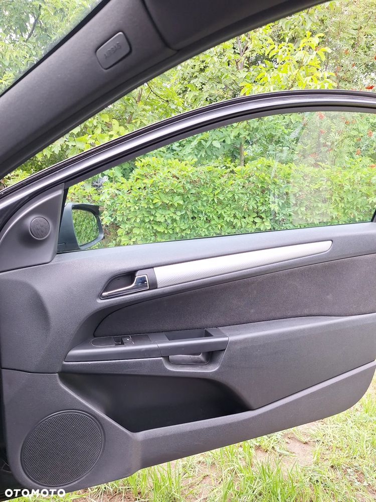 Opel Astra 1.9 CDTI Sport - 25