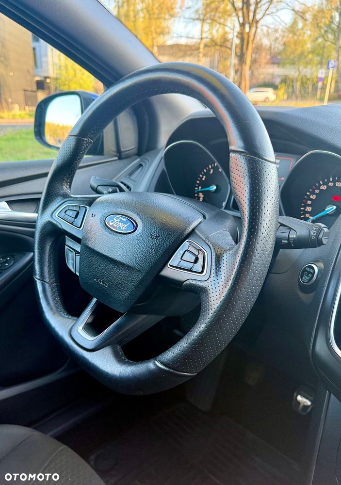 Ford Focus 1.5 EcoBoost STart-Stopp-System ST-LINE - 31