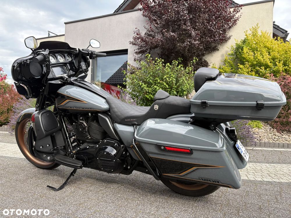 Harley-Davidson Touring Street Glide - 21