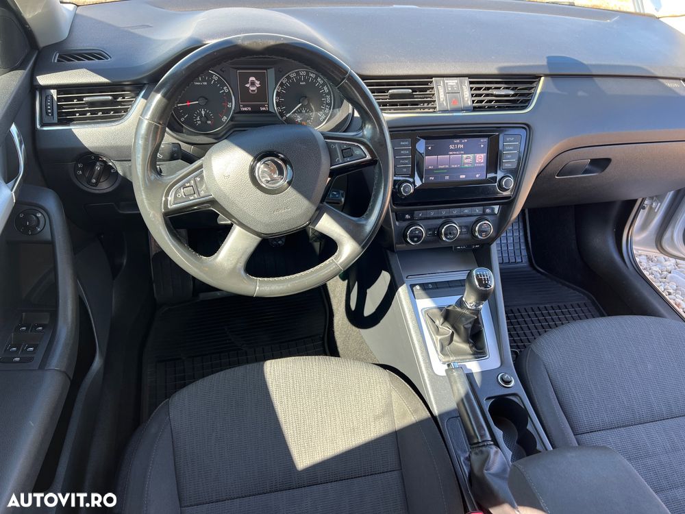 Skoda Octavia 1.2 TSI STYLE - 6