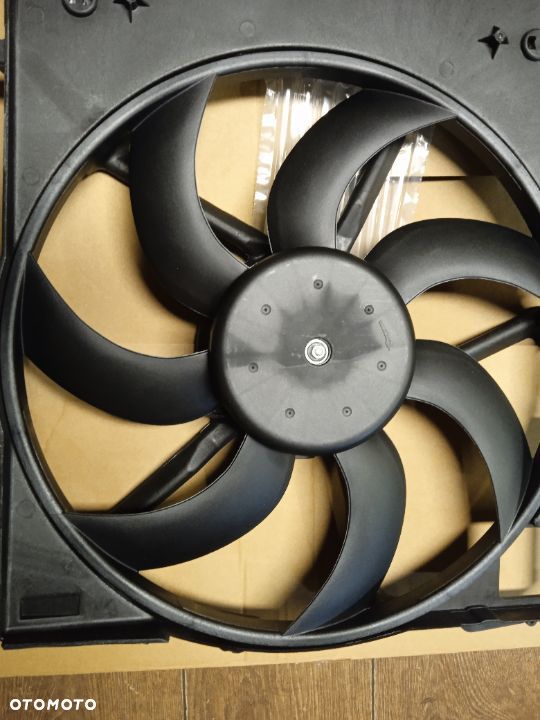 WENTYLATOR Z OBUDOWĄ WSPORNIKIEM CITROEN C2 C3 C3 PICASSO DS3 NOWY ZAMIENNIK - 2