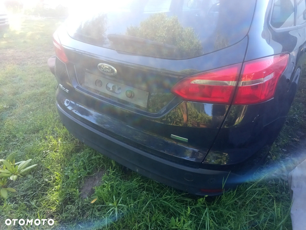 FOCUS MK3 16R  klapa zderzak tył kombi  lampa LAK FF poznan
